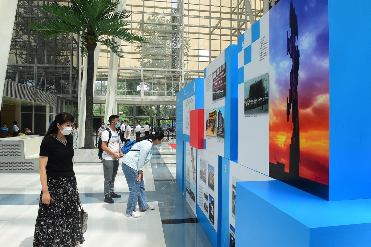 這里是信息技術產業化的"夢工廠","上地發展密碼主題展"開展